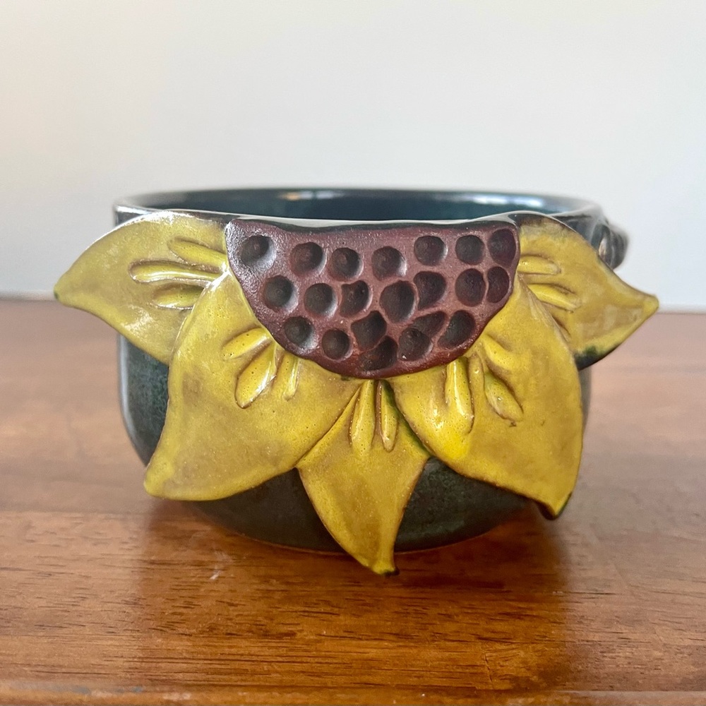 Mudworks PA USA Pottery Bowl Sunflower Design and One Handle Excellent Condition